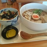 Fukurou - しょうゆラーメン大、チャーシュー丼