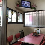 三幸 - 店内のテレビ