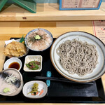 Sanbe Onsen Soba Cafe Yumoto - とり天セット
                        冷たいおそばと生わさびごはん
                        ¥1,400