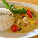 Popular among women: Japanese-style green curry with shrimp and white miso + choice of 3 toppings