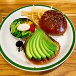 THE BURGER SHOP do - 週替わりメニューのアボカド醤油バーガー　さっぱりお肉の味がよく味わえました