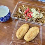 フォレストピア階上 - 焼きそば¥300おいなり¥100