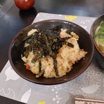 Teuchi Udon Ousho - しっかり味が染みた具材ぎっしりのかやくご飯