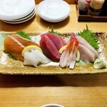 Sushi Izakaya Yatai Zushi Hikone Eki Mae Cho - 刺盛5点。