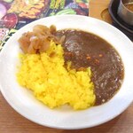 Big Boy Yokohama Nagata Kita Ten - ターメリックライスとカレー