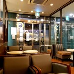 Saint Marc Cafe Pakusukueayokohamaten - 店内光景。