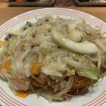 Ringer Hut Shinbashi Ekimae Ten - 野菜たっぷり皿うどんです。（2021年6月）