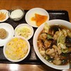 Kaika Hacchu Ten - しいたけと豚肉刀削麺＋ゴマ団＋チャーハン 760円