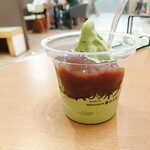 宇治園 茶の彩 - 小豆トッピングも結構ちゃんとかかってるでしょ？