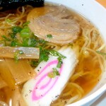 ASIAN STARS KITCHEN - 昭和を感じる昔風の醤油ラーメン　￥600