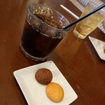 Oto Coffee Ichinomiya Ima Isei Ten - アイスコーヒー、クッキー