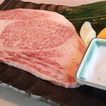 Sumibi Yakiniku Midouen Misato Ten - 和牛リブステーキ２００ｇ１枚肉（限定１０食）