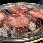 Yakiniku Horumon Ushikura Kyobashi Ten - 