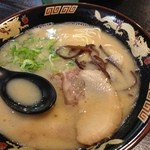 Ton Sho Nanzo-O 2 Go Ten - 唐揚げセットのラーメン