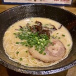 Taishu Sakaba Tezukuri Gyoza Yassan - ラーメン【825円】