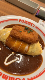 Pomme no Ki Kopisu Kichijojiten - カニクリームコロッケのハヤシソースオムライス１３４２円