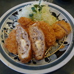 Tonkatsu Hamakatsu Kitakyushu Itarutsu Ten - ハーブのバラェティかつ定食　1390円