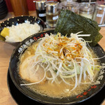 横浜家系ラーメン有楽家 - 