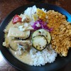 さんかく - グリーンカレー＆鶏なんこつキーマカレー