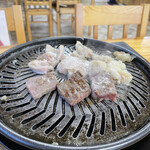 Oshokuji Yakiniku Nakano Ya - ジュージューしてます