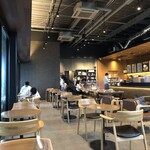 Starbucks Coffee Kumimachi Mall Niza Ten - 店内は広いですよ。ソーシャルディスタンスですね。