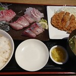 Warayaki Robata Seafood - 刺身５点盛＋揚げ物(とんかつ)