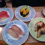 Kiraku Sushi - 令和3年9月
                      まぐろ 132円
                      はまち 132円
                      黄金いか 132円
                      うなぎ 187円