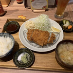 Ponchi Ken Kinshicho Ten - 上ロース豚かつ定食