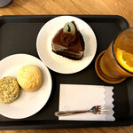 ヤツカフェ - ケーキセット、スコーン2個