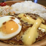 Bikkuri Donkey Nigata Kamegai Ten - チーズバーグディッシュランチ（３００ｇ）＆ エッグトッピング ＆ ライス大盛