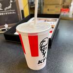 Kentucky Fried Chicken Ionmoru Takasaki Ten - 紙ストローのせいか、希釈が悪いのか…烏龍茶がモノ凄い味だった　水みたい