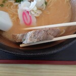 Maruyoshi - 味噌ラーメン650円　1.5cm厚のおにく