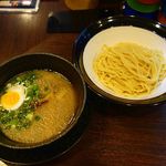 金久右衛門  - 濃厚エバーゴールドつけ麺