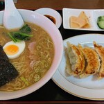 祭麺堂 - 選んでランチ［餃子 ＋ ラーメン］¥880（税別）