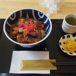 CAFE Budou no Ki - 牛丼 (税込)700円 (2021.10.09)