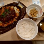 Gusto Kameido Ten - 『鉄板焼きﾅﾎﾟﾘﾀﾝとﾋﾞｰﾌﾁｰｽﾞINﾒﾝﾁかつ』と『Cｾｯﾄ』