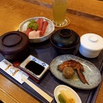 いっしきお食事処 - 刺身三種盛り定食