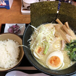 Yugawara Ramen - 湯河原醤油とんこつラーメン（780円）＋煮卵（90円）