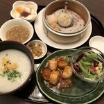 Mandarin Court - 10月　帆立貝のチリソースと熱々の飲茶セット