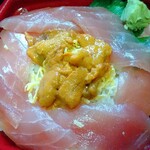 丼丸 - 雲丹マグロ丼(σ´∀｀)σシャリとネタ大
            ノーマル知らないからドンだけアップが不明