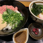 Izakaya Asajiro Tenjinbiruten - 日替り定食(山芋ねぎとろ丼とミニうどん)