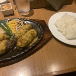 PAUHANA Kosaka Ten - 炭焼チェダーチーズハンバーグ（ラージ 320g）（￥1930）