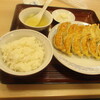 Gyoza no Manshu Higashi Oomiya Higashiguchi Ten - W餃子定食650円。