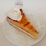 PATISSERIE UNOZU - リンゴが入ったスイートポテト　540円