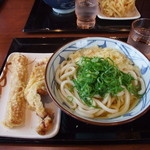 Marugame Seimen Akiruno Ten - かけうどん(大)、かしわ天、ちくわ天