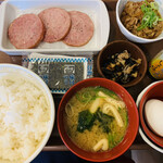 Sukiya Nichigo Hachiman Nishimise Ten - ソーセージデラックス定食