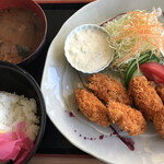 味まる - 牡蠣フライ定食