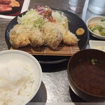 Tokyo Oyster Bar & Cafe Shirokane Ten - 牡蠣フライ定食