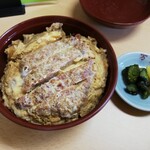 中華料理 万楽 - カツ丼 640円