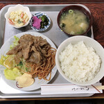 松楽食堂 - 焼肉定食900円